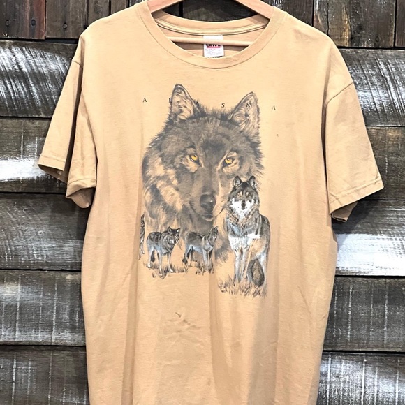 Vintage Wolf Tee - Picture 3 of 3